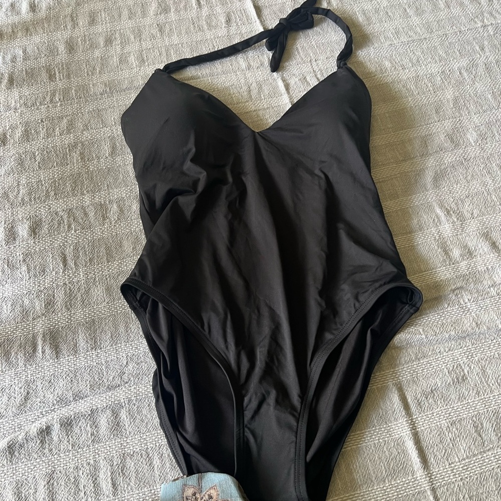 Black halter